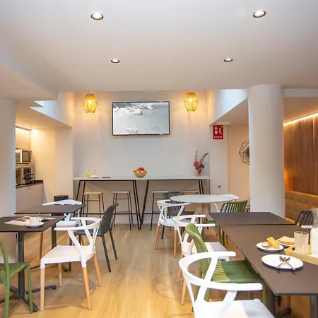 Aila Ii Boutique By Singularstays - Digital Access Hotel *