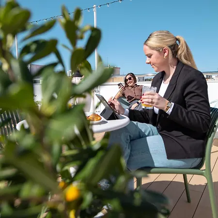 Aila Ii Boutique By Singularstays - Digital Access Hotel Burjassot